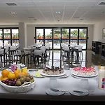 فندق Adaria 4*