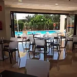 فندق Adaria 4*