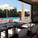 Adaria 4* مْبيرا