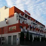Adaria مْبيرا